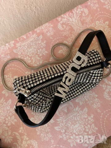 Wang уникално красива чантичка, снимка 2 - Чанти - 51225541