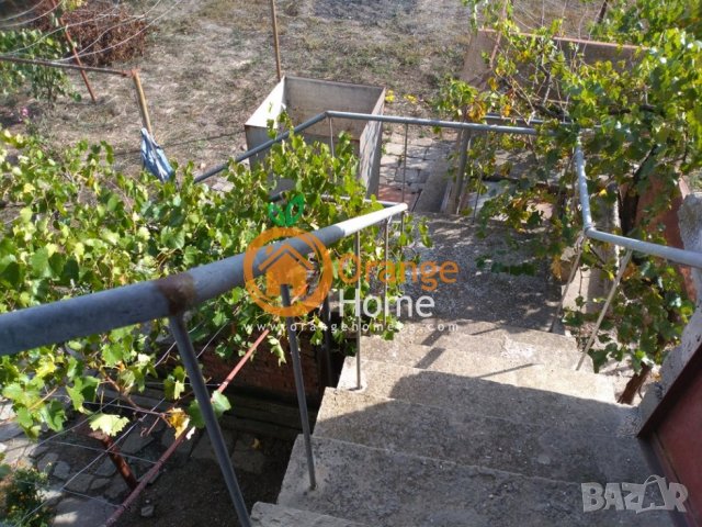 Масивна двуетажна тухлена къща 86 м2 с гараж, само на 4 км от Добрич, снимка 14 - Къщи - 30410568