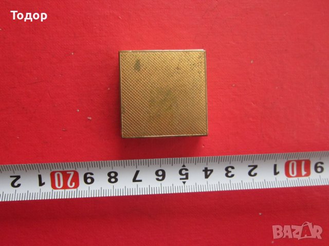 Бронзова кутийка за хапчета 8