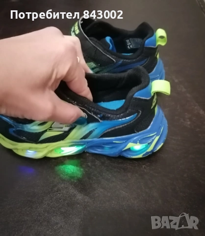 Детски светещи маратонки skechers , снимка 2 - Детски маратонки - 53927352