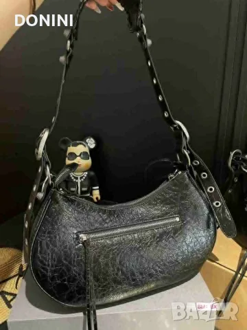 Balenciaga Дамска чанта, кожа, снимка 6 - Чанти - 56079843