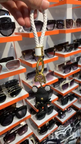 ключодържател loewe louis vuitton prada, снимка 2 - Други - 50416880