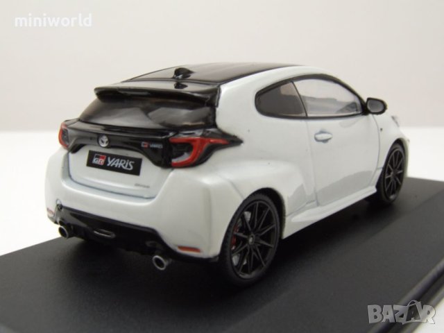 Toyota Yaris GR 2020 - мащаб 1:43 на Solido моделът е нов в PVC дисплей-кейс, снимка 11 - Колекции - 42719015