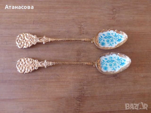 Сувенирни лъжички с емайл 2 бр 1970 г