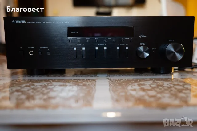 Yamaha R-N301 стерео мрежов ресийвър