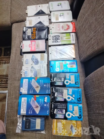 Продавам накуп или Разменям!!! 50 бр Стъклени Протектори, Фолиа и 20 бр силиконови кейса!! , снимка 3 - Фолия, протектори - 50899175