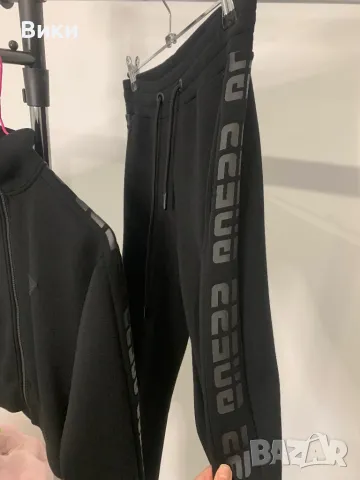 Спортен екип на Guess, снимка 10 - Спортни екипи - 48836351