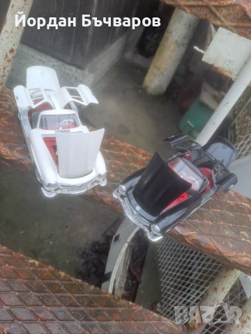 Метални  колекционерски Mercedes Banz 300SL Burago Italy 1:18 метален ретро модел, снимка 2 - Колекции - 53020517