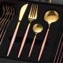 Комплект прибори за хранене от 24 части с луксозен дизайн и магнитна кутия в златисто и розово, снимка 2