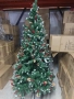 Изкуствена коледна елха декорирана с шишарки и горски плодове, зелена,, снимка 6