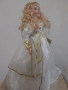 Винтидж колекционерска немска порцеланова кукла принцеса в кралска рокля като нова, снимка 2