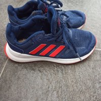 Детски маратонки adidas номер 31.5, снимка 1 - Детски маратонки - 34413640