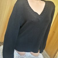 Черна дебела блуза плетиво с V-образно деколте Л, снимка 2 - Блузи с дълъг ръкав и пуловери - 34415715