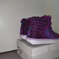 Обувки с колелца HEELYS , снимка 4 - Детски маратонки - 42310770