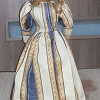 Порцеланова кукла със стойка , снимка 4 - Кукли - 44576308