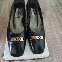 Черни дамски обувки Roland Cartier на ниско токче , снимка 3 - Дамски ежедневни обувки - 42598481