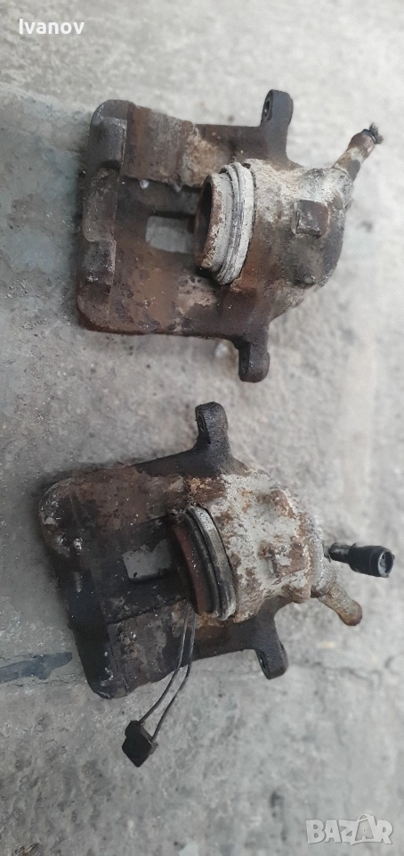 Предни спирачни апарати за бмв е30 bmw e30 front brake calipers , снимка 1