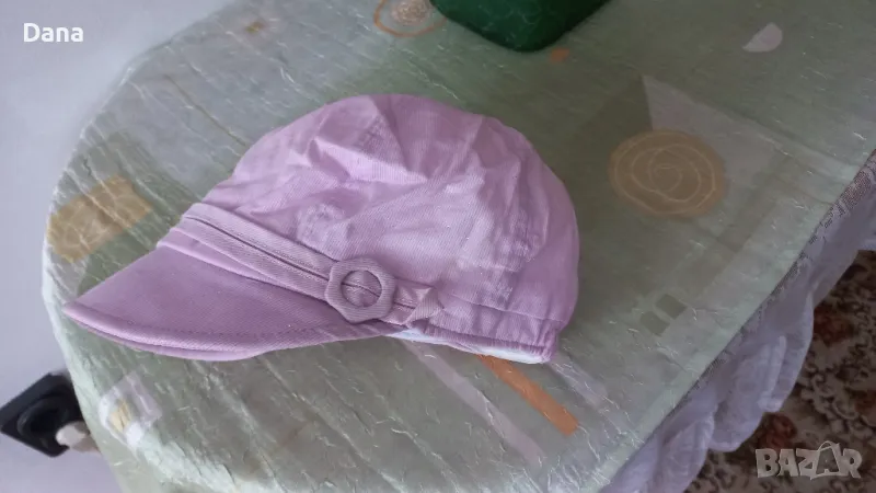 Дамски шапки, снимка 1