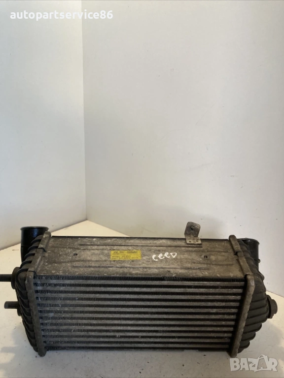 Радиатор на интеркулер за KIA Ceed 1.6 CRDi (2014) 28270-2A770, снимка 1