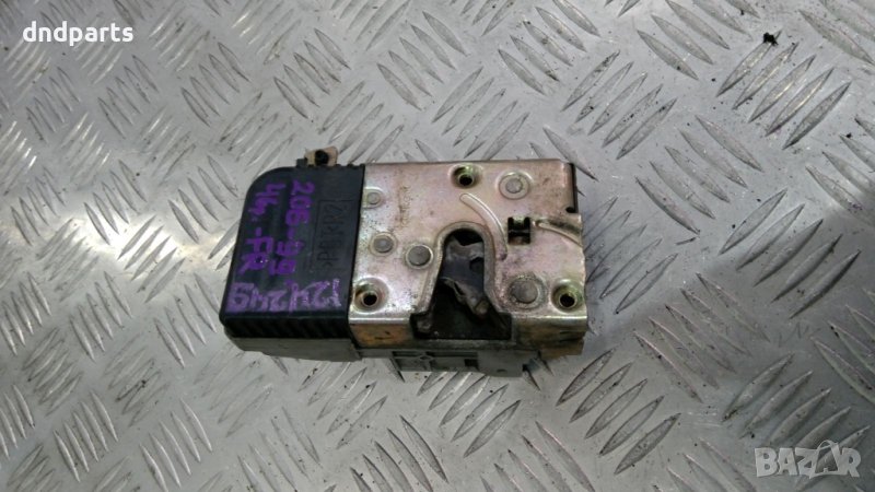 Предна дясна брава Peugeot 206,1999г., снимка 1