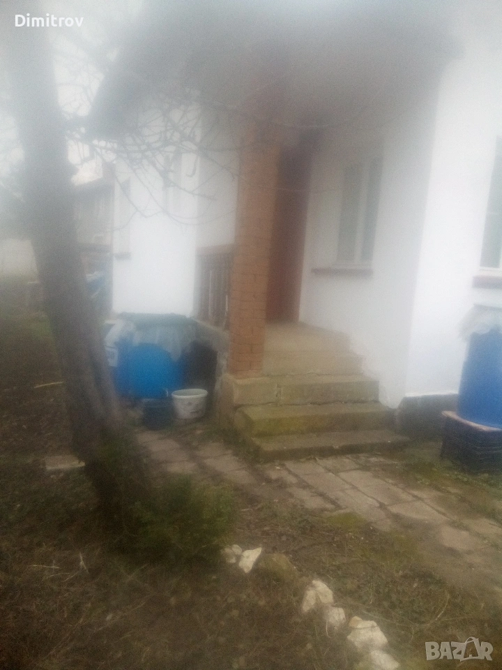 Удобно за работещи и пенсионери на близо ЖП гарата в Телиш Плевенско , снимка 1