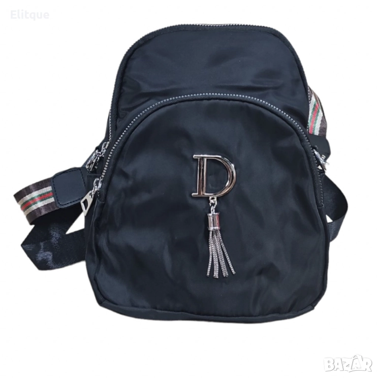 Малка дамска раница с три презрамки и акцент буква , снимка 1