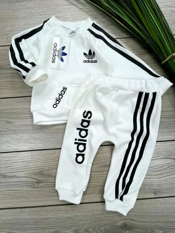 Бебешки екип Adidas 🤩😍😍 в Комплекти за бебе в гр. Варна - ID40137479 —  Bazar.bg