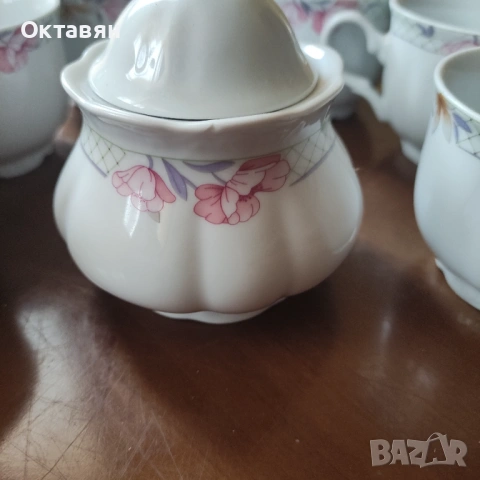 Порцеланов сервиз за чай, снимка 8 - Сервизи - 53240891