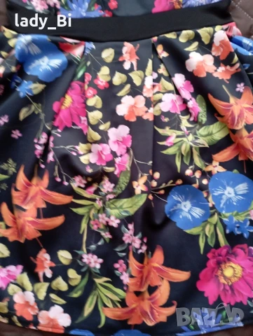 🌹 Рокля на цветя - М размер 🌹, снимка 4 - Рокли - 50561657