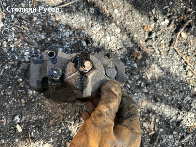 предни спирачни апарати за opel zafira a 1.6 101 к.с БЕНЗИН код на мотора X16XE20Z84045   -цена 30лв, снимка 3 - Части - 52039380