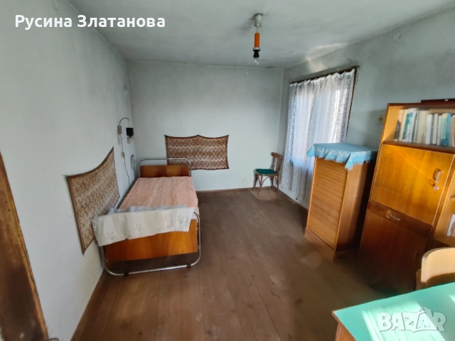 Продава триетажна масивна къща в с.Челопеч с голям двор и лице на две улици, снимка 8 - Къщи - 53959949