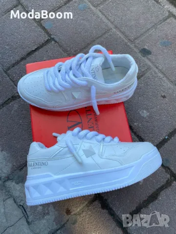 Valentino бели дамски маратонки , снимка 2 - Маратонки - 48251800