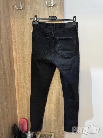 Дамски дънки Bershka, снимка 2 - Дънки - 56248585