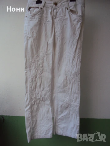 Дънки Cavalli, оригинални дамски бели 27 номер, снимка 7 - Дънки - 51273764