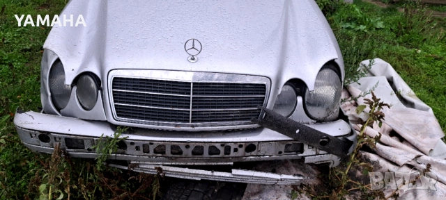 Mercedes  E 220  На  ЧАСТИ , снимка 2 - Автомобили и джипове - 52942434