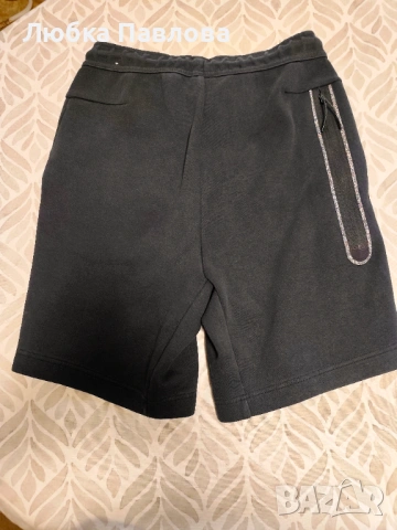 Къси гащи Nike tech fleece (S) уникални, снимка 2 - Къси панталони - 53998987