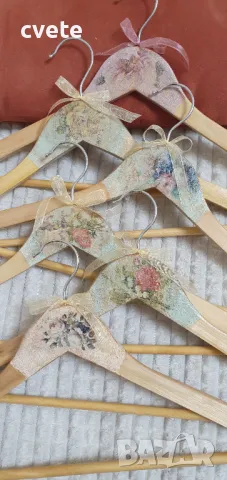 Дървени закачалки за дрехи, винтидж стил с декупаж, снимка 6 - Други стоки за дома - 47766325
