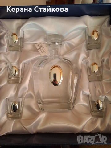 Продавам Сет бутилка и 6 чаши със сребро, снимка 3 - Сервизи - 54013699