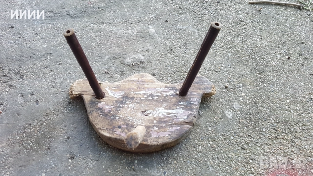 Трикрако столче , снимка 2 - Антикварни и старинни предмети - 52054454