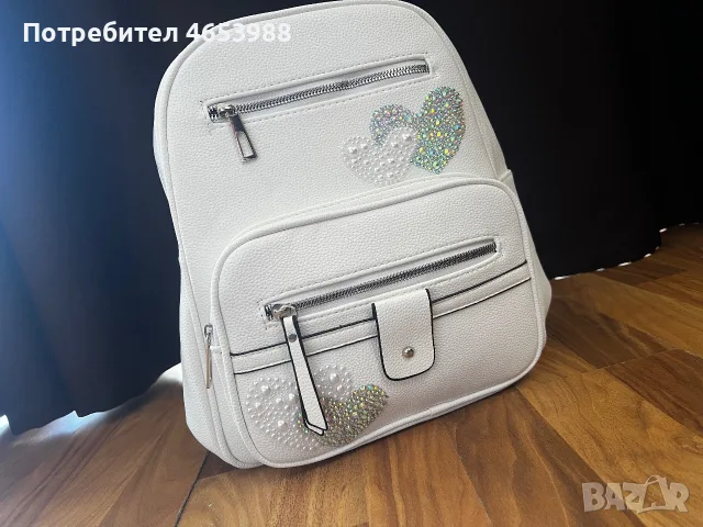 Раница с ръчно инкрустирани камъни