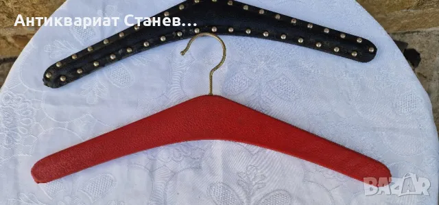 8 броя Винтидж кожени закачалки с капси

, снимка 17 - Антикварни и старинни предмети - 50341479