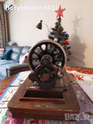 Стара шевна машина "Gritzner", снимка 2 - Антикварни и старинни предмети - 39005655