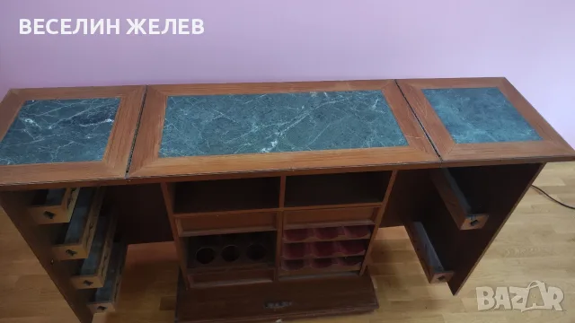 Оригинален разтегателен шкаф-бар от масиво дърво с естествен зелен мрамор, снимка 5 - Шкафове - 56061757