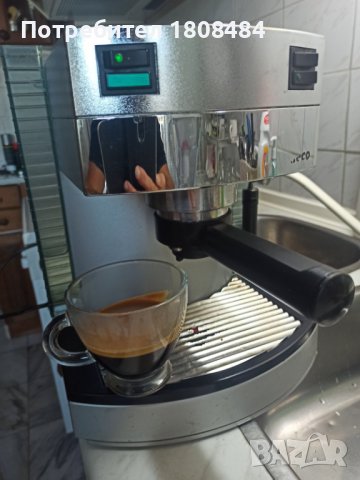 Кафемашина Делонги с ръкохватка с крема диск, работи отлично и прави хубаво кафе с каймак , снимка 5 - Кафемашини - 42444608