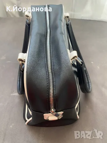 Дамска черна чанта, снимка 3 - Чанти - 49098090