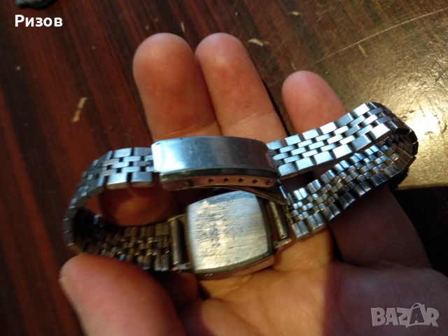 Дамски часовник Луч, снимка 2 - Антикварни и старинни предмети - 52502080