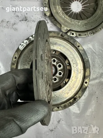 Маховик за БМВ BMW E39 2.3 БЕНЗИН + Съеденител и Феродо , снимка 2 - Части - 49168176