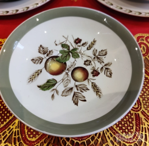 Сервиз за чай Queens Royal , снимка 8 - Сервизи - 52714012