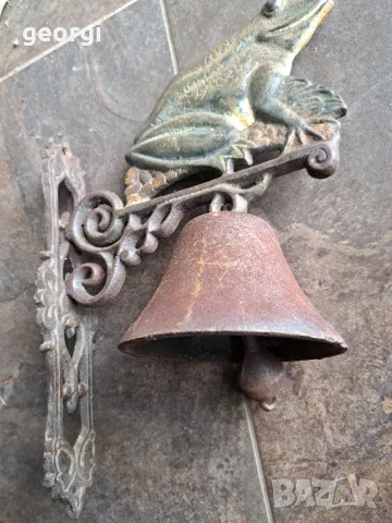 Стара камбана от чугун жаба , снимка 2 - Антикварни и старинни предмети - 49513017