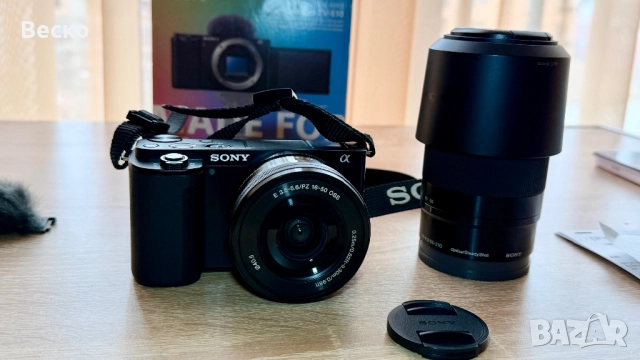  Фотоапарат Sony ZV-E10 + обективи 16-50mm и 55-210mm, снимка 2 - Фотоапарати - 52660808